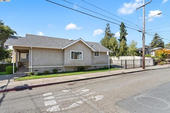 2548 Macarthur Blvd, Oakland, California 94602