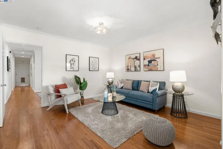 2548 Macarthur Blvd, Oakland, California 94602