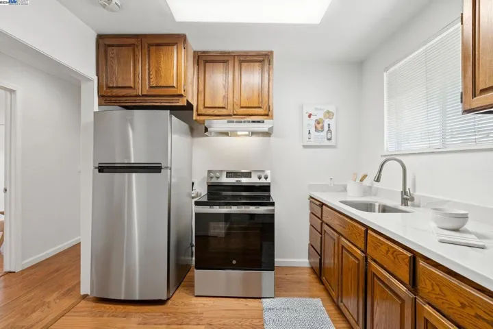 2548 Macarthur Blvd, Oakland, California 94602