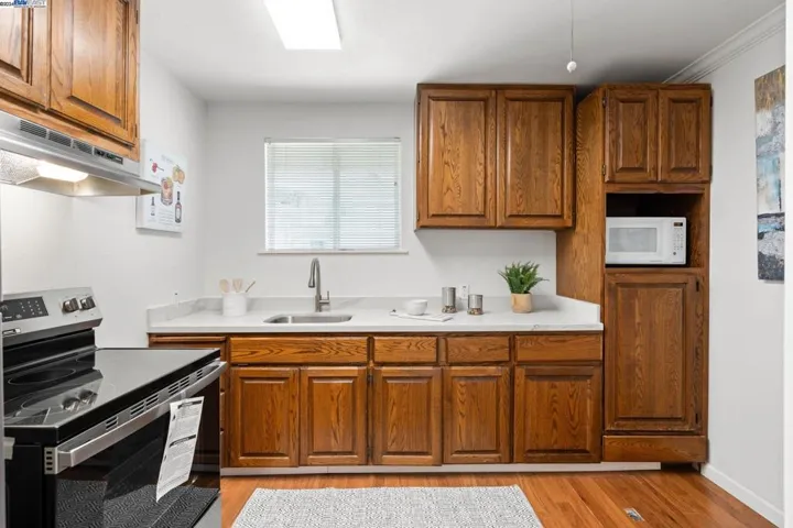 2548 Macarthur Blvd, Oakland, California 94602
