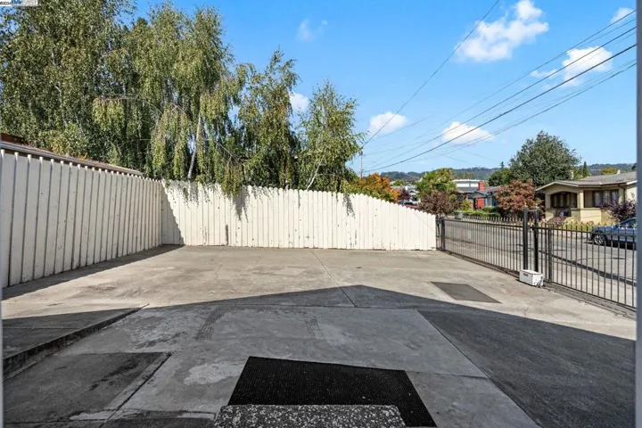 2548 Macarthur Blvd, Oakland, California 94602