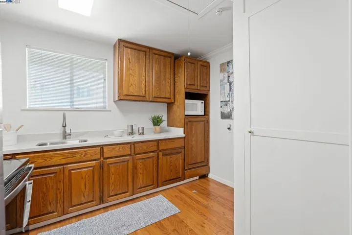 2548 Macarthur Blvd, Oakland, California 94602