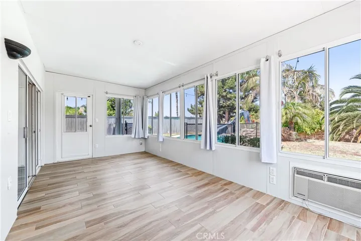 Multi-purpose sunroom