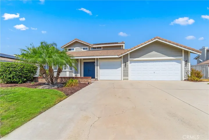 Direct access to 3 car garage