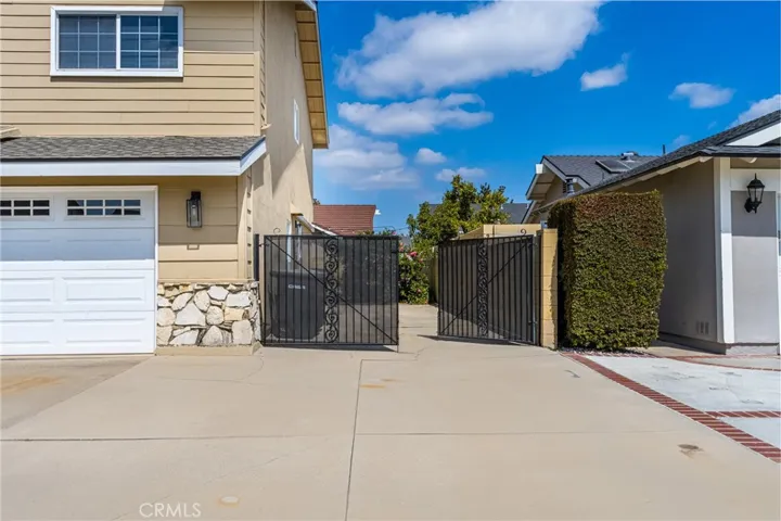 Gated 40' RV Parking