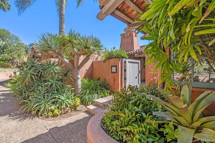 6113 Valencia Villas 3b-1, Rancho Santa Fe, California 92067