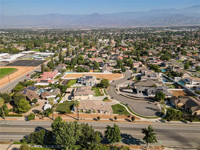 312 Silvertree Lane, Redlands, California 92374