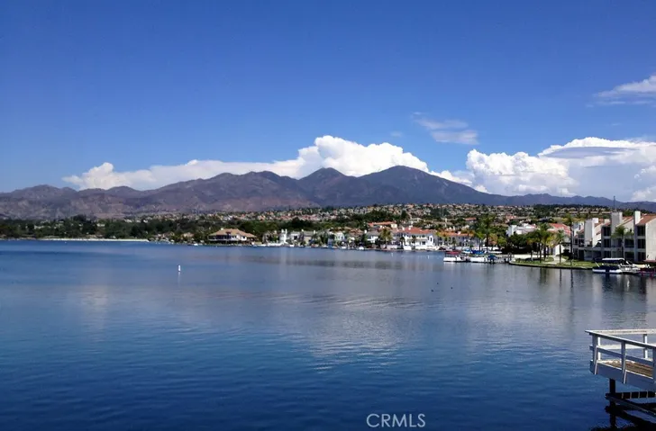 Lake Mission Viejo and Saddleback Mountain.