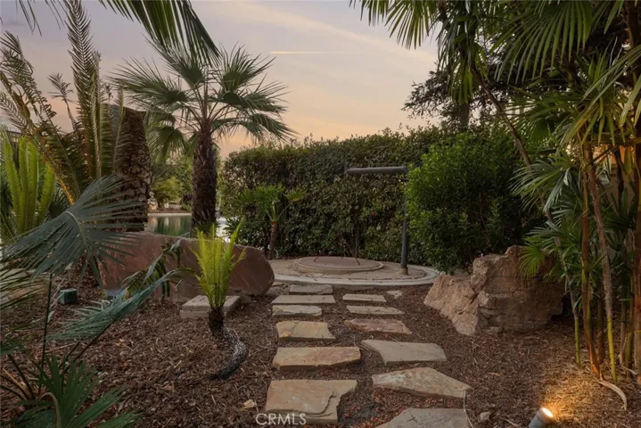 5911 W Prospect Drive, Visalia, California 93291