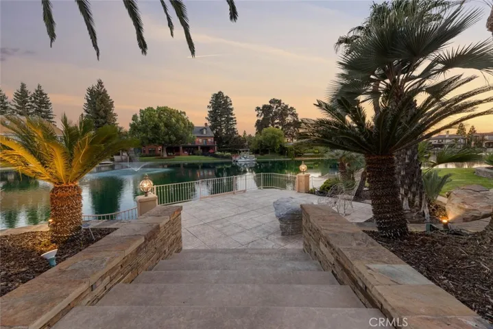 5911 W Prospect Drive, Visalia, California 93291