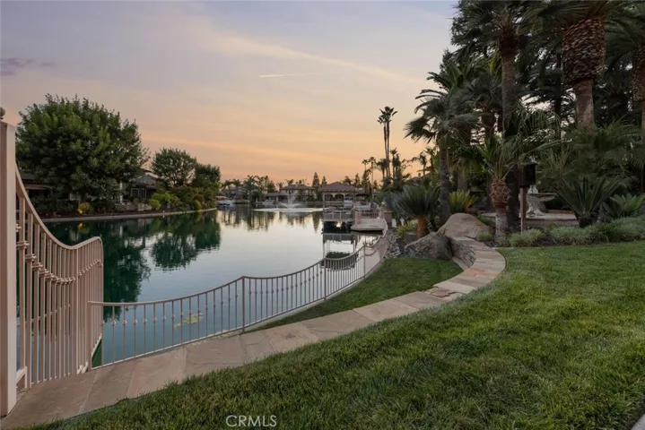 5911 W Prospect Drive, Visalia, California 93291