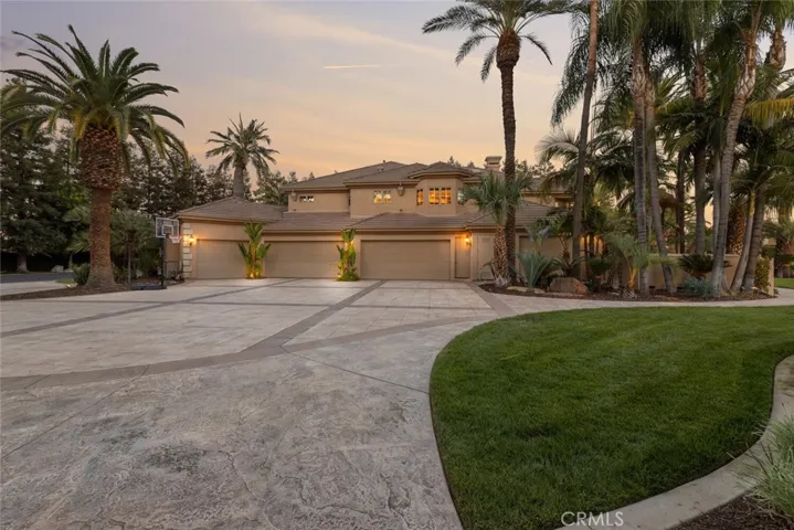 5911 W Prospect Drive, Visalia, California 93291