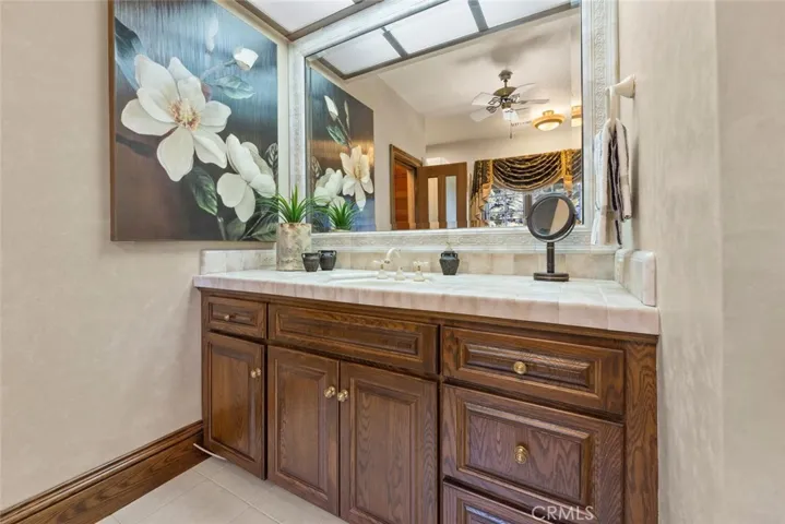 5911 W Prospect Drive, Visalia, California 93291