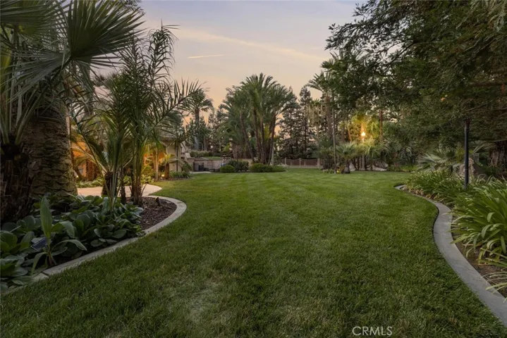 5911 W Prospect Drive, Visalia, California 93291