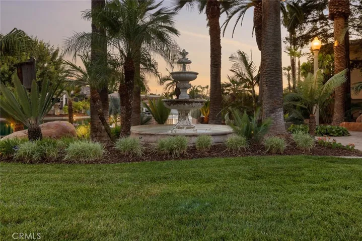5911 W Prospect Drive, Visalia, California 93291