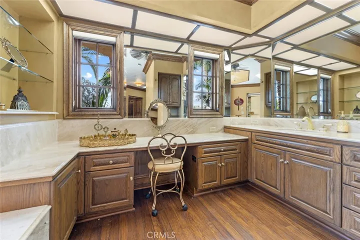 5911 W Prospect Drive, Visalia, California 93291