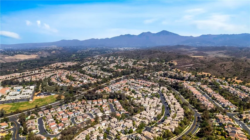 133 Bloomfield Lane, Rancho Santa Margarita, California 92688