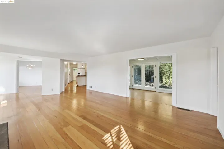 1010 Ulfinian Way, Martinez, California 94553