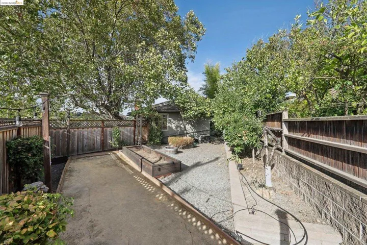 1010 Ulfinian Way, Martinez, California 94553