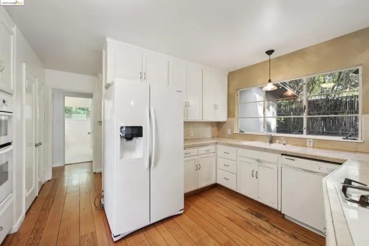 1010 Ulfinian Way, Martinez, California 94553