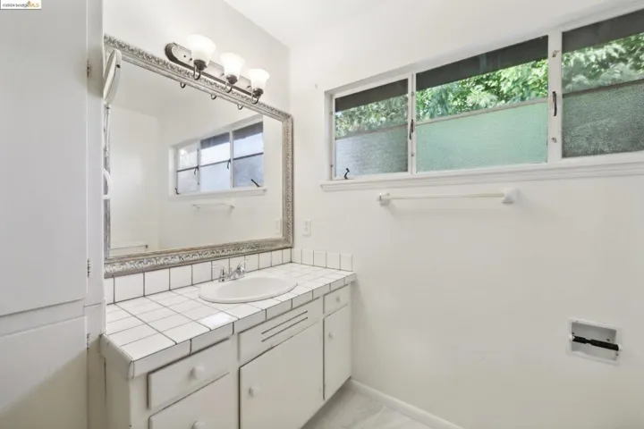1010 Ulfinian Way, Martinez, California 94553