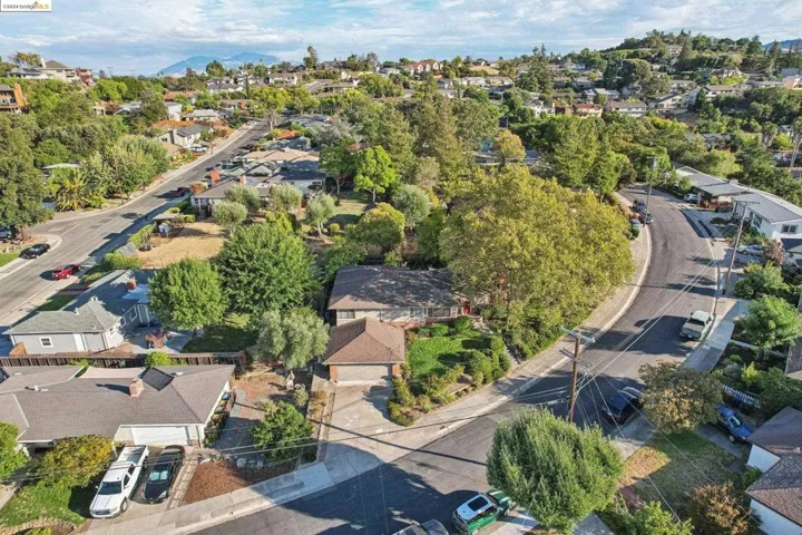 1010 Ulfinian Way, Martinez, California 94553