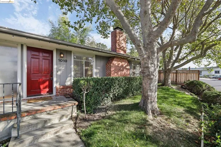 1010 Ulfinian Way, Martinez, California 94553