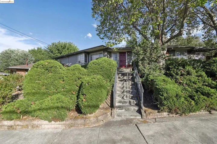 1010 Ulfinian Way, Martinez, California 94553