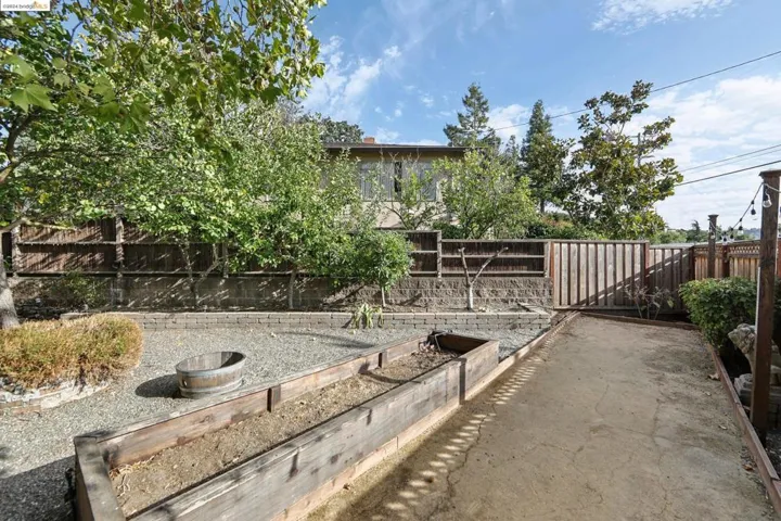 1010 Ulfinian Way, Martinez, California 94553