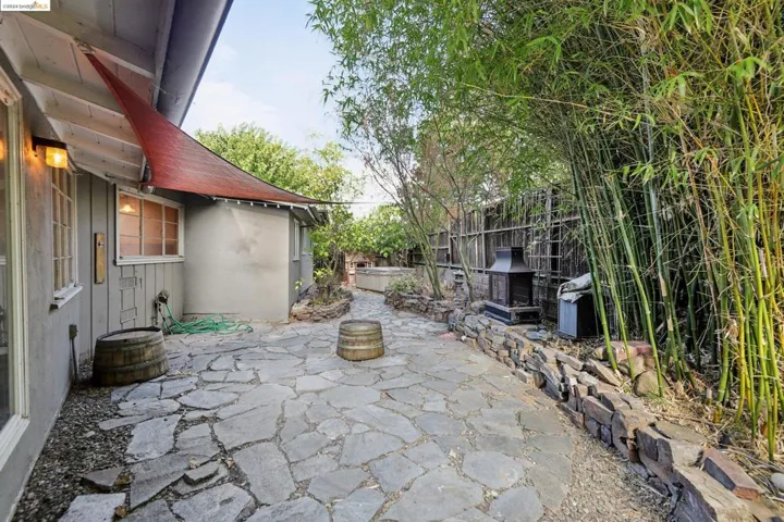 1010 Ulfinian Way, Martinez, California 94553