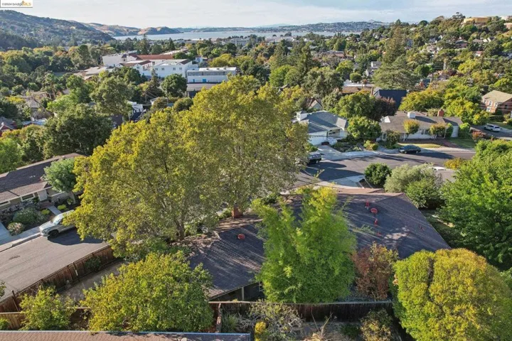 1010 Ulfinian Way, Martinez, California 94553