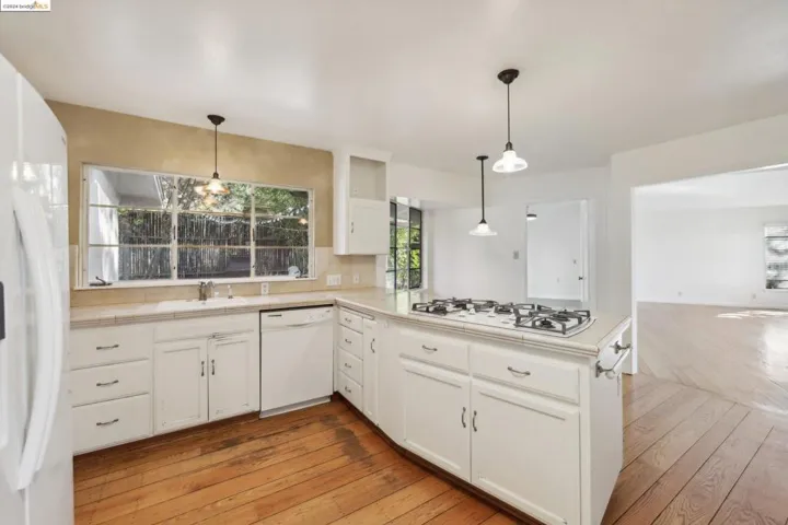 1010 Ulfinian Way, Martinez, California 94553