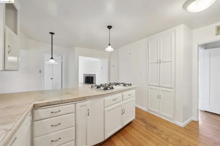 1010 Ulfinian Way, Martinez, California 94553