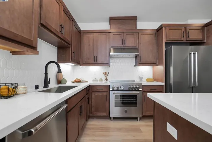 850 Verandah Ct, Novato, California 94945