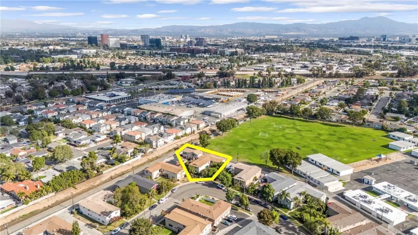 2884 La Salle Avenue, Costa Mesa, California 92626