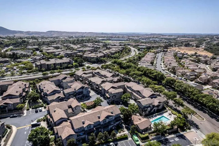 16915 Hutchins Lndg 59, San Diego, California 92127