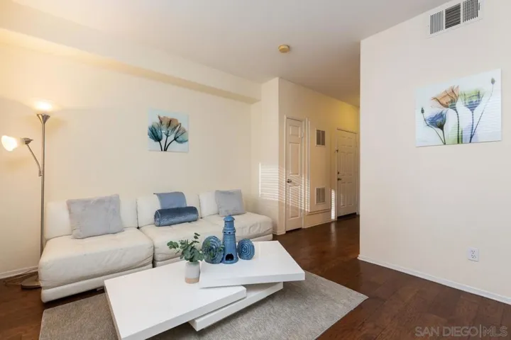 16915 Hutchins Lndg 59, San Diego, California 92127