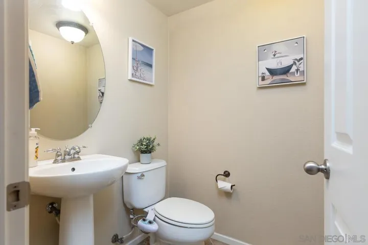 16915 Hutchins Lndg 59, San Diego, California 92127