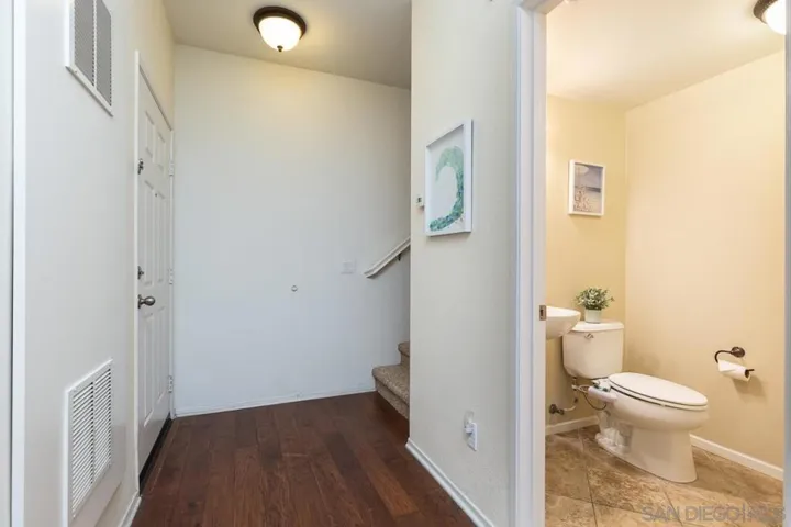 16915 Hutchins Lndg 59, San Diego, California 92127