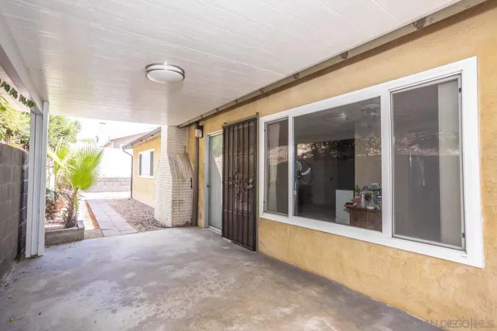 1638 Chatsbury St, El Cajon, California 92021
