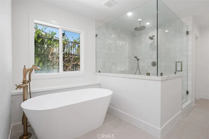 122 W Avenida Valencia, San Clemente, California 92672