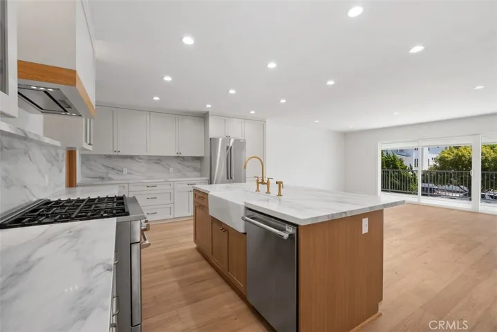 122 W Avenida Valencia, San Clemente, California 92672