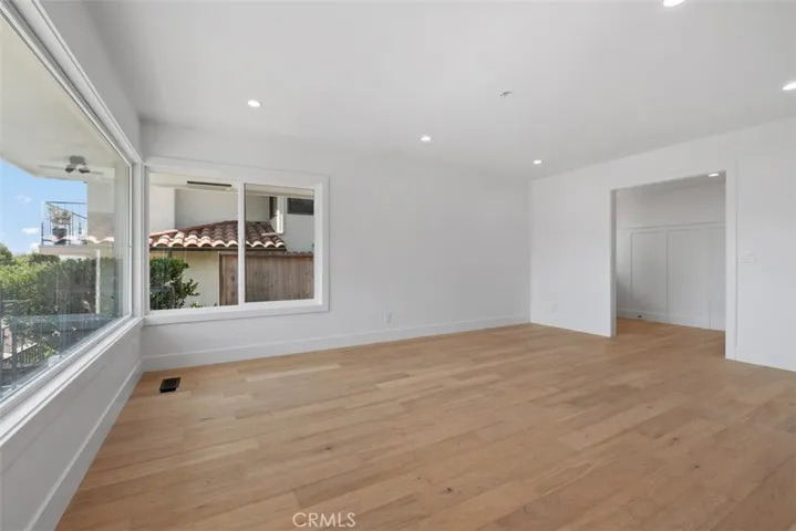 122 W Avenida Valencia, San Clemente, California 92672