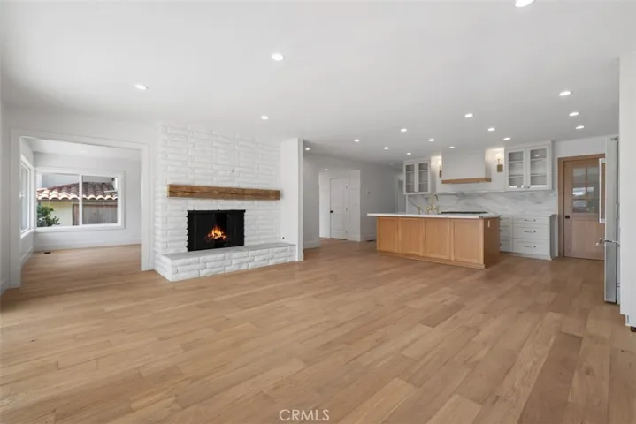122 W Avenida Valencia, San Clemente, California 92672