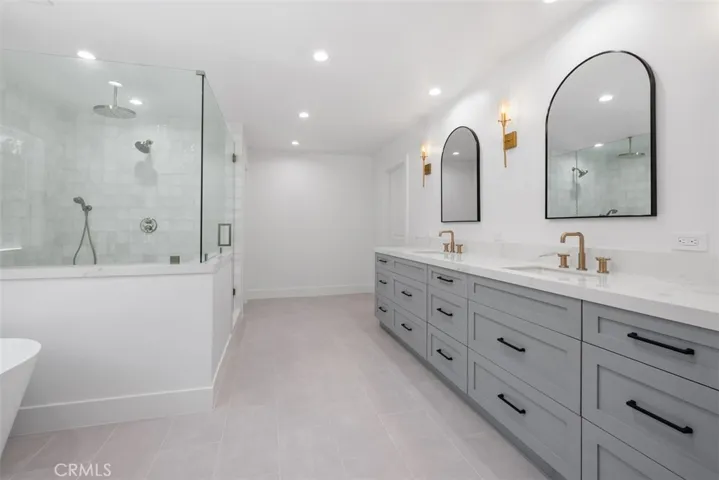 122 W Avenida Valencia, San Clemente, California 92672