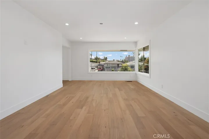 122 W Avenida Valencia, San Clemente, California 92672