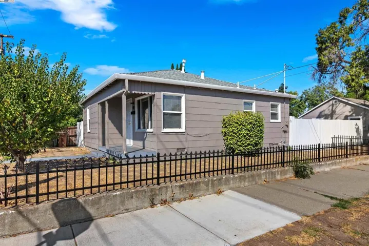 2408 D Street, Antioch, California 94509