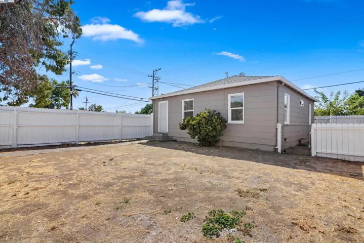 2408 D Street, Antioch, California 94509