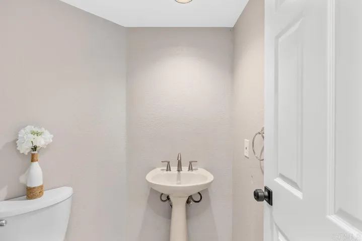 6735 Xana Way, Carlsbad, California 92009