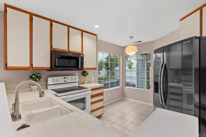 6735 Xana Way, Carlsbad, California 92009
